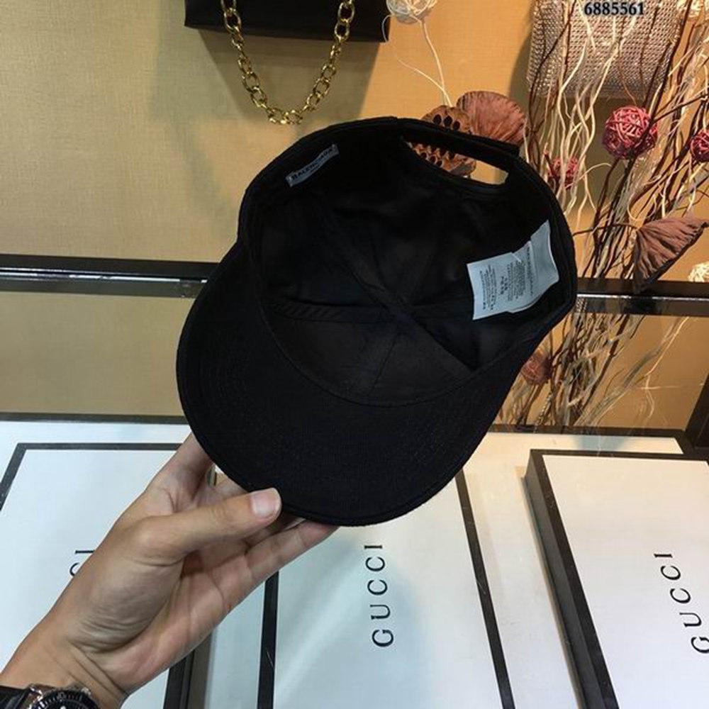 Ba*len*cia*ga hat